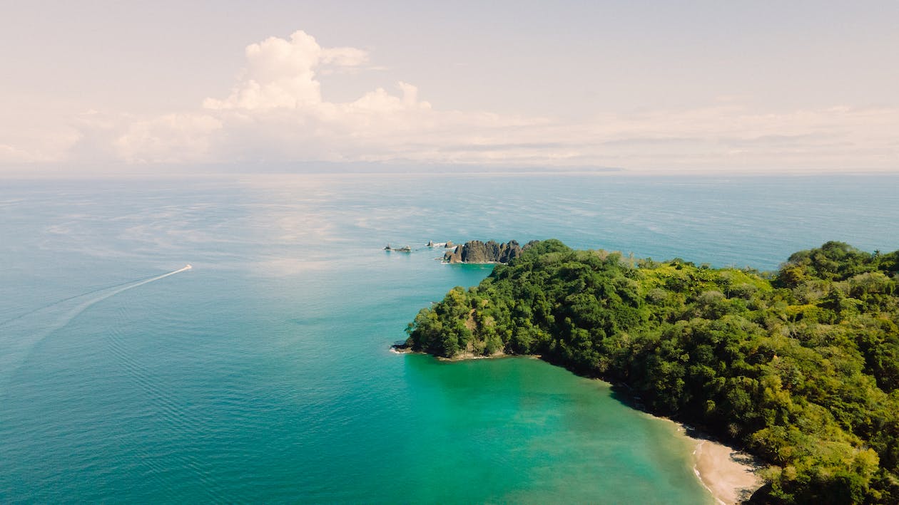 Plaja și aventura în Costa Rica: Destinația perfectă pentru iubitorii de natură și adrenalina