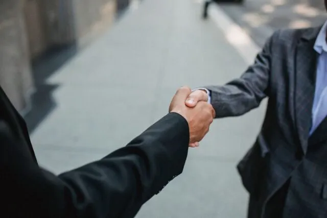 Cum revinde o agenție SEO advertoriale clienților ei prin contul de partener SeoPower?
