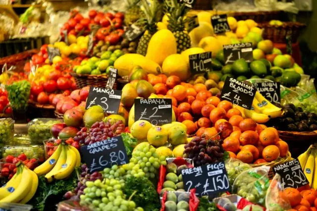 Photo logging unlabeled fruits vegetables bulk foods
